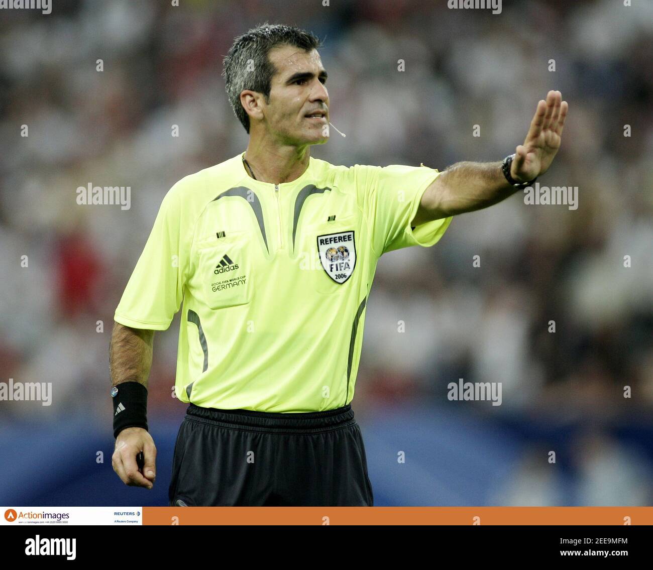 Football - England v Portugal 2006 FIFA World Cup Germany - Quarter Final -  FIFA World Cup Stadium, Gelsenkirchen - 1/7/06 Referee Horacio Elizondo  Mandatory Credit: Action Images / Andrew Couldridge Livepic Stock Photo -  Alamy