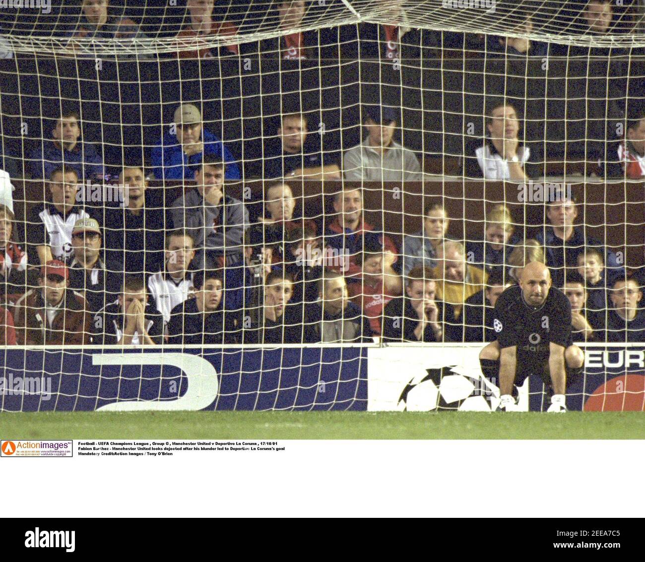 Football Uefa Champions League Group G Manchester United V Deportivo La Coruna 17 10 01 Fabien Barthez Manchester United Looks Dejected After His Blunder Led To Deportivo La Coruna S