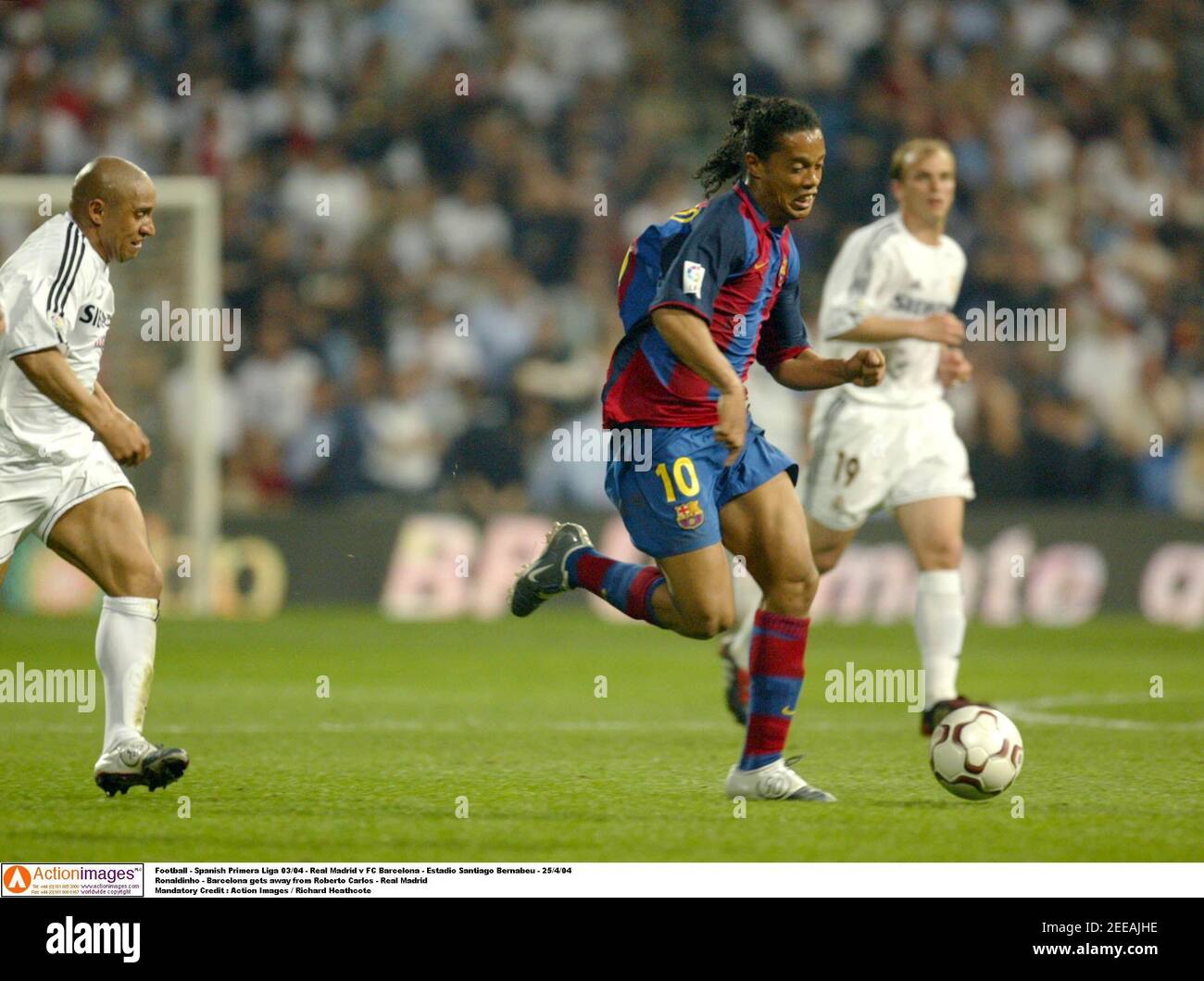 Football Spanish Primera Liga 03 04 Real Madrid V Fc Barcelona Estadio Santiago Bernabeu 25 4 04 Ronaldinho Barcelona Gets Away From Roberto Carlos Real Madrid Mandatory Credit Action Images Richard Heathcote Stock Photo Alamy Football Spanish Primera Liga 03 04 Real Madrid V Fc Barcelona Estadio Santiago Bernabeu 25 4 04 Ronaldinho Barcelona Gets Away From Roberto Carlos Real Madrid Mandatory Credit Action Images Richard Heathcote Stock Photo Alamy