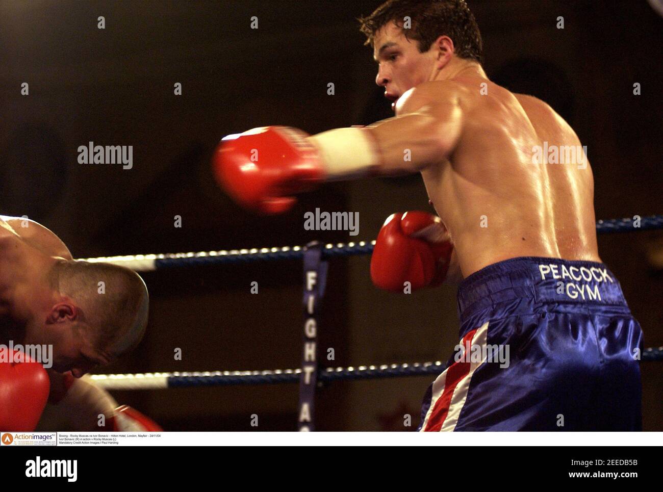 Boxing - Rocky Muscas vs Ivor Bonavic - Hilton Hotel, London, Mayfair -  24/11/04 Ivor Bonavic (R) in action v Rocky Muscas (L) Mandatory  Credit:Action Images / Paul Harding Stock Photo - Alamy