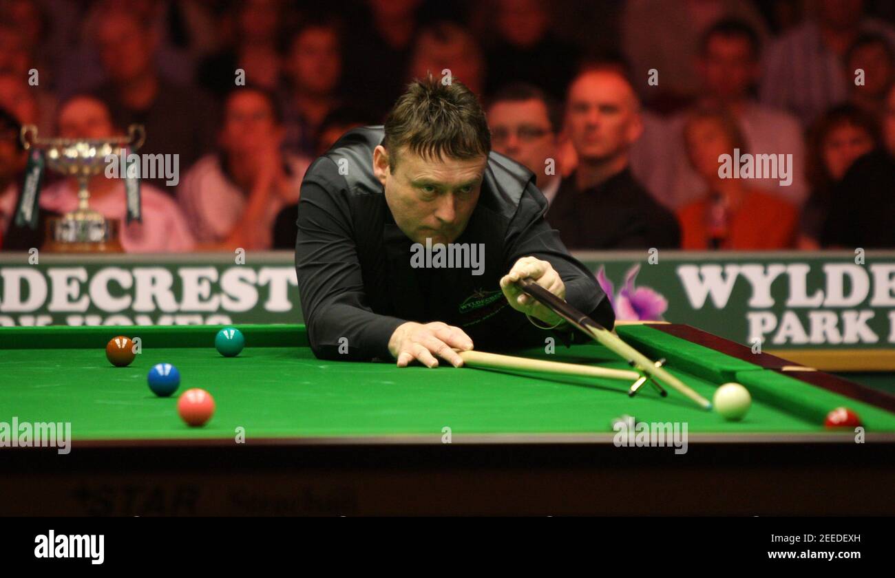Snooker - World Seniors Snooker Championship - Cedar Court Hotel, Bradford  - 6/11/10 Dennis Taylor durning the quarter final match Mandatory Credit:  Action Images / Steven Paston Livepic Stock Photo - Alamy