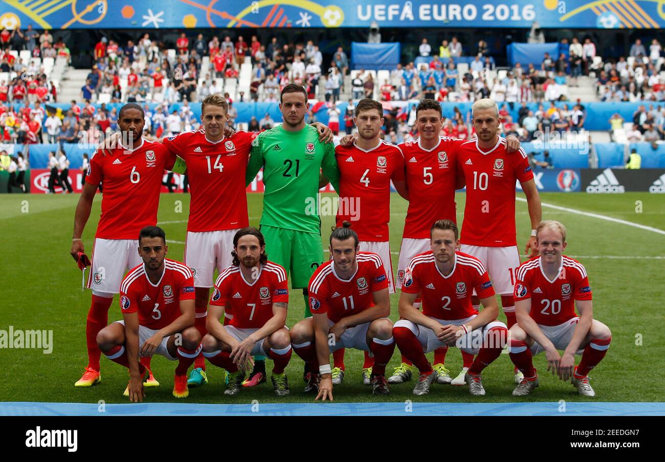 Football Soccer Wales V Slovakia Euro 16 Group B Stade De Bordeaux Bordeaux France 11 6 16 Wales Team Group Reuters Sergio Perez Livepic Stock Photo Alamy