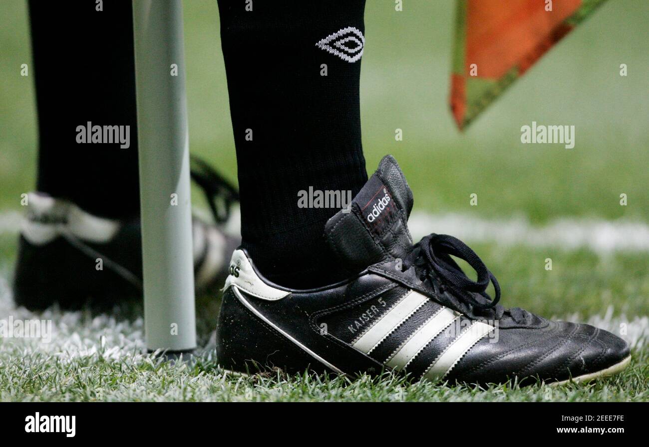 Football - Sheffield Wednesday v Queens Park Rangers - Coca-Cola Football  League Championship - Hillsborough - 08/09 , 9/12/08 adidas football boots  Mandatory Credit: Action Images / Lee Smith Stock Photo - Alamy