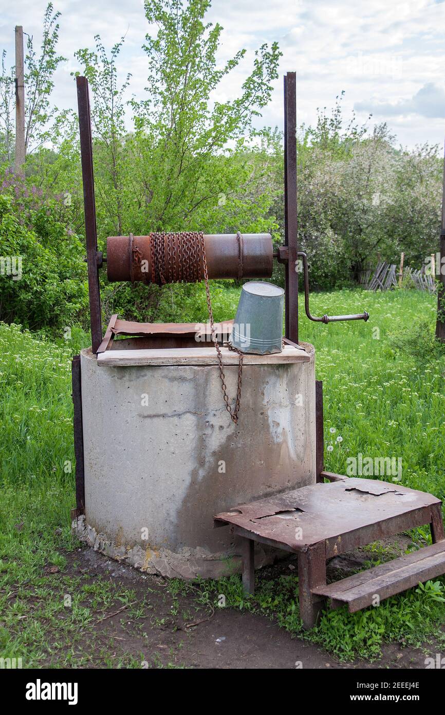 Decorative stone water well hi-res stock photography and images - Alamy