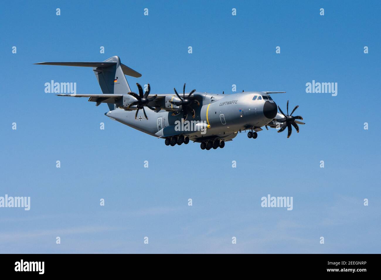 07.06.2018, Wunstdorf, Lower Saxony, an Airbus A400M 'Atlas' in flight, taken on spotterday on Air Transport Wing 62. The Airbus A400M has been replacing transport aircraft from seven NATO countries since 2013. In the German Air Force, the A400M is to replace the old Transall C-160 from the 1960s. With a higher payload, range and speed, the A400M should have the same capabilities and also be able to be used as a tanker aircraft. The first A400M was delivered to Germany at the end of 2014, the last of 53 pieces is to take place in 2026. | usage worldwide Stock Photo