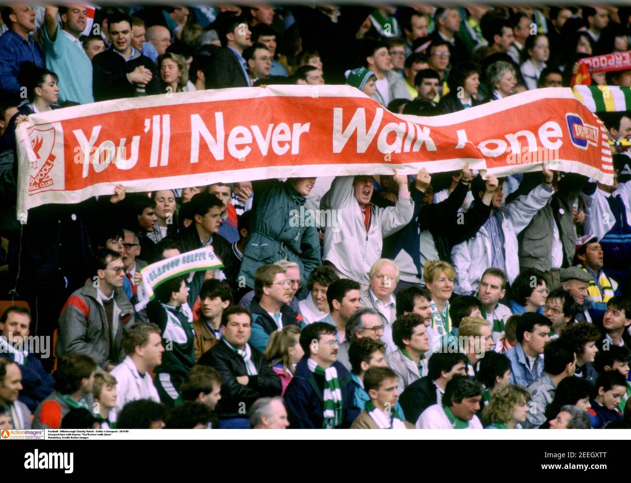 Bandiera Del Liverpool FC - Non Camminerai Mai Da Italia