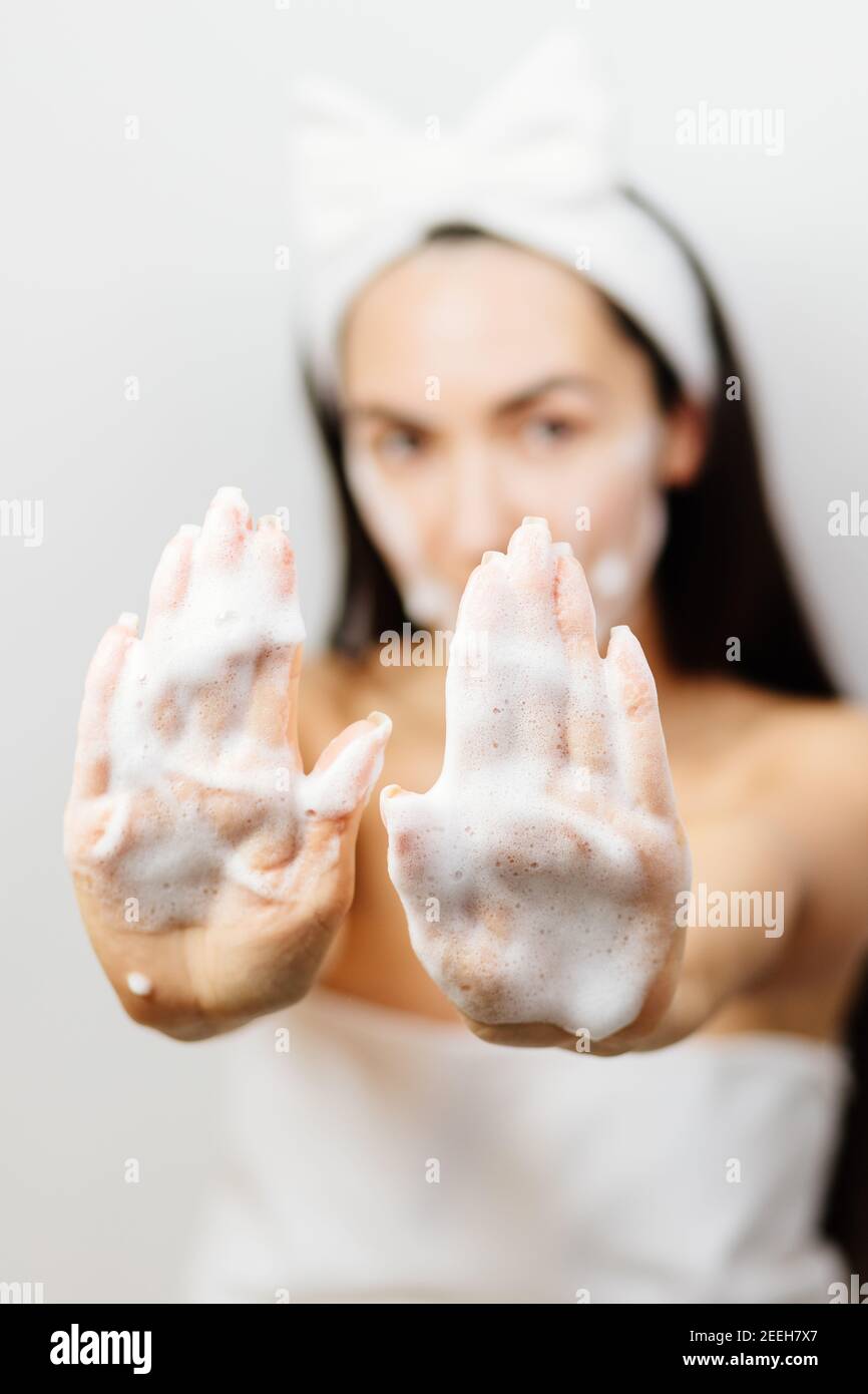 Facial foam hi-res stock photography and images - Alamy