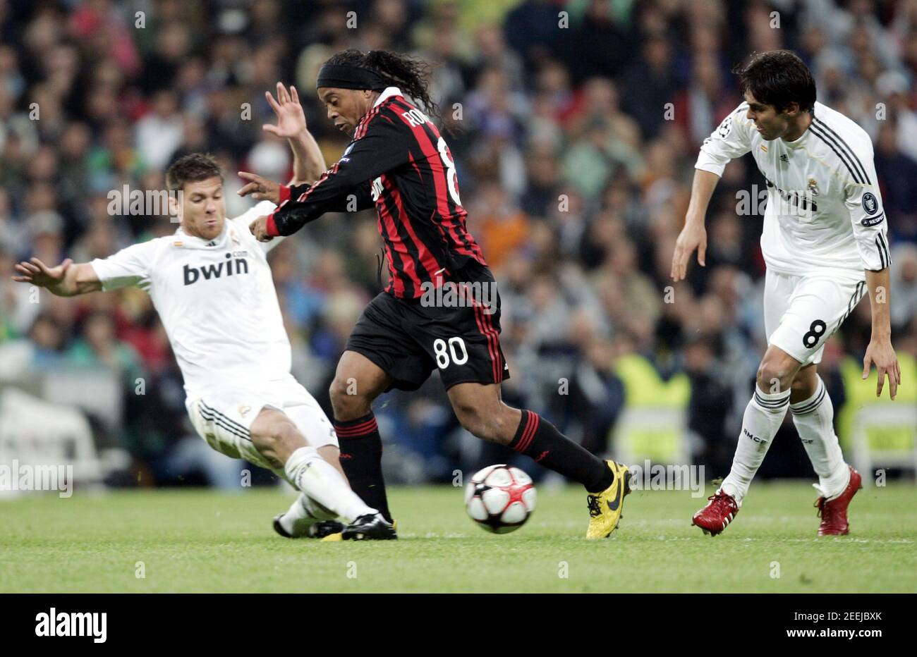 Football - Real Madrid v AC Milan UEFA Champions League Group Stage  Matchday Three Group C - Estadio Santiago Bernabeu, Madrid, Spain - 09/10 -  21/10/09 AC Milan's Ronaldinho (C) in action