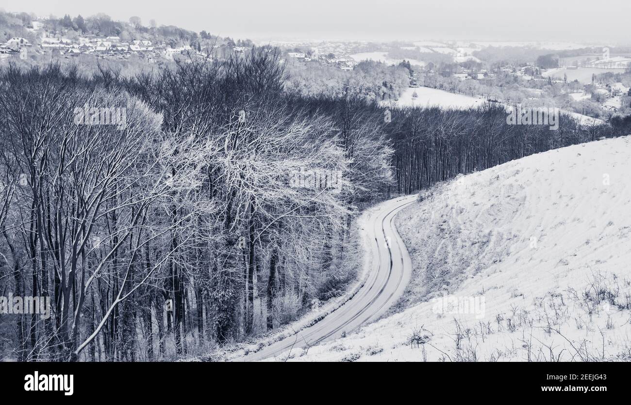 A snowy view of Bear Hill in the Cotswolds Stock Photo