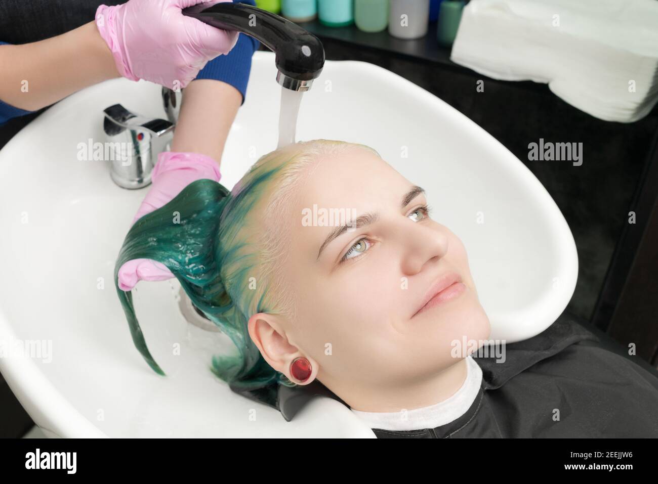 Woman lather shampoo hi-res stock photography and images - Alamy