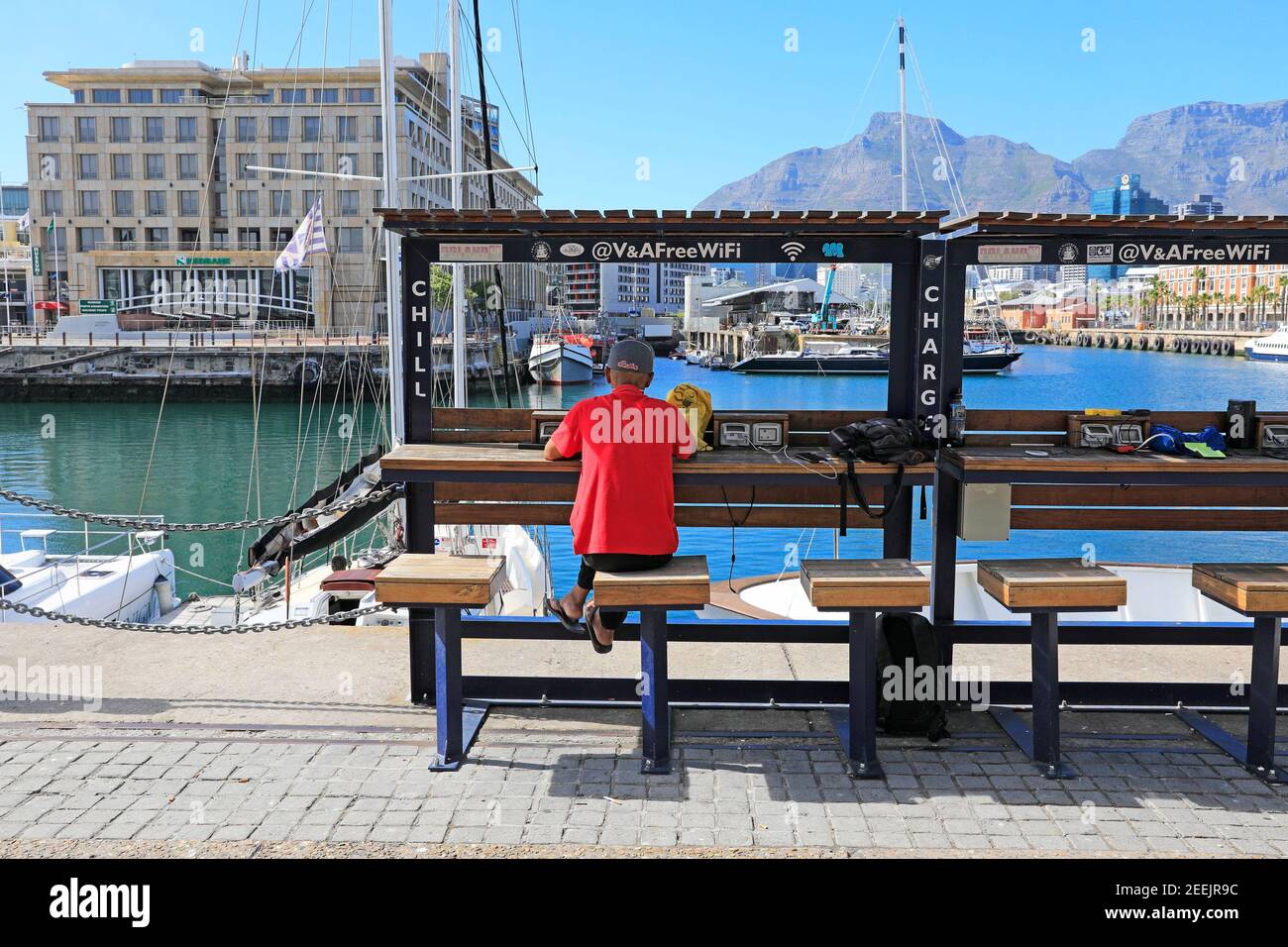 Free WiFi seating area at the V&A Waterfront, Cape Town, South Africa Stock  Photo - Alamy