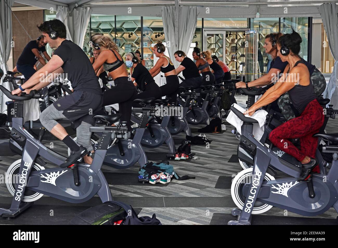 Soul cycle gym hi-res stock photography and images