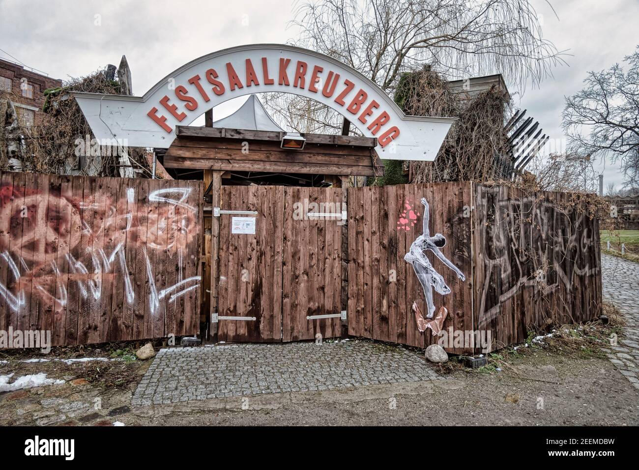 Wegen des Corona-Lockdowns geschlossener Festsaal Kreuzberg in Berlin-Treptow im Januar 2021 Stock Photo