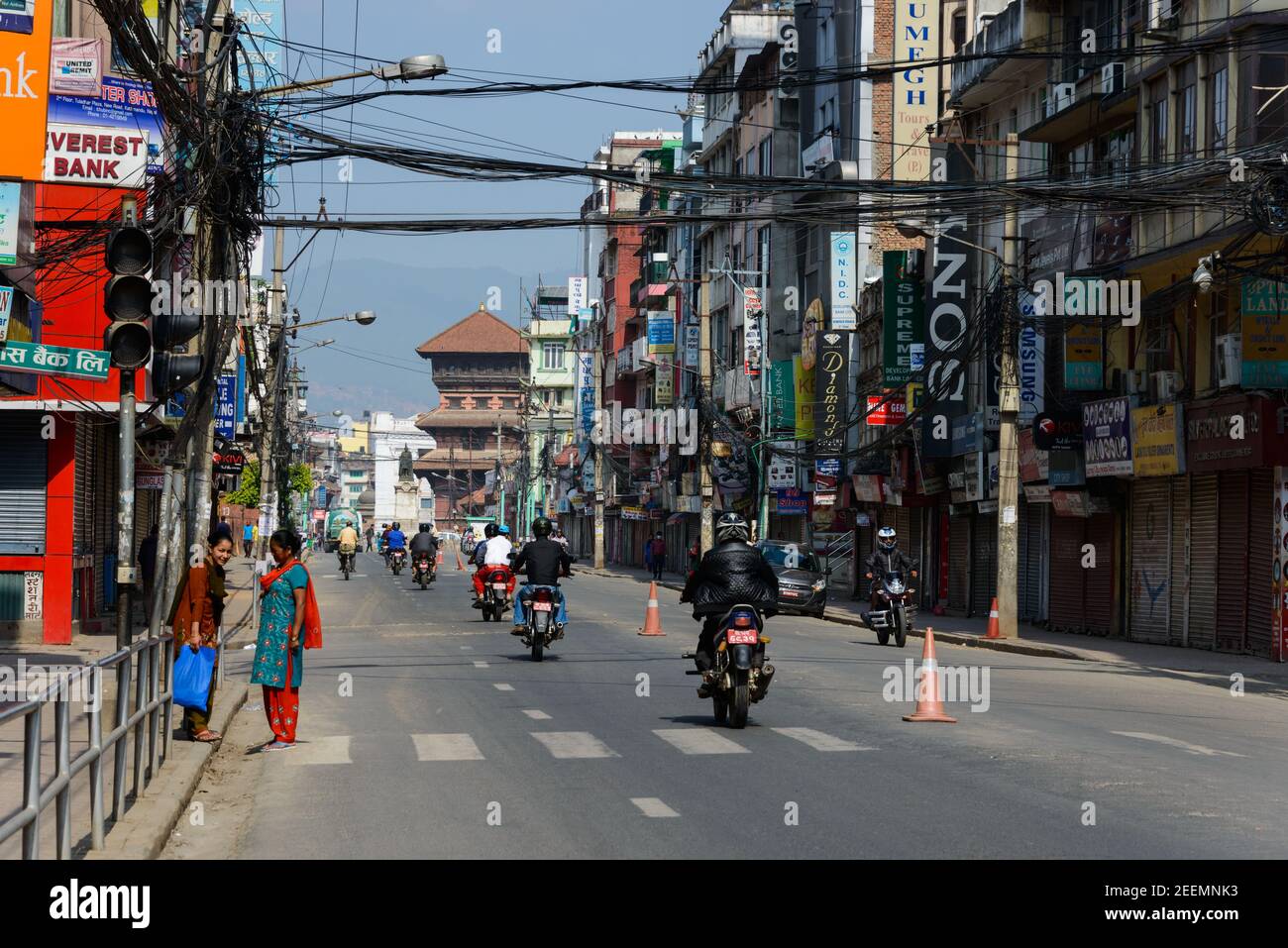 Earthquake nepal 2015 road hi-res stock photography and images - Alamy