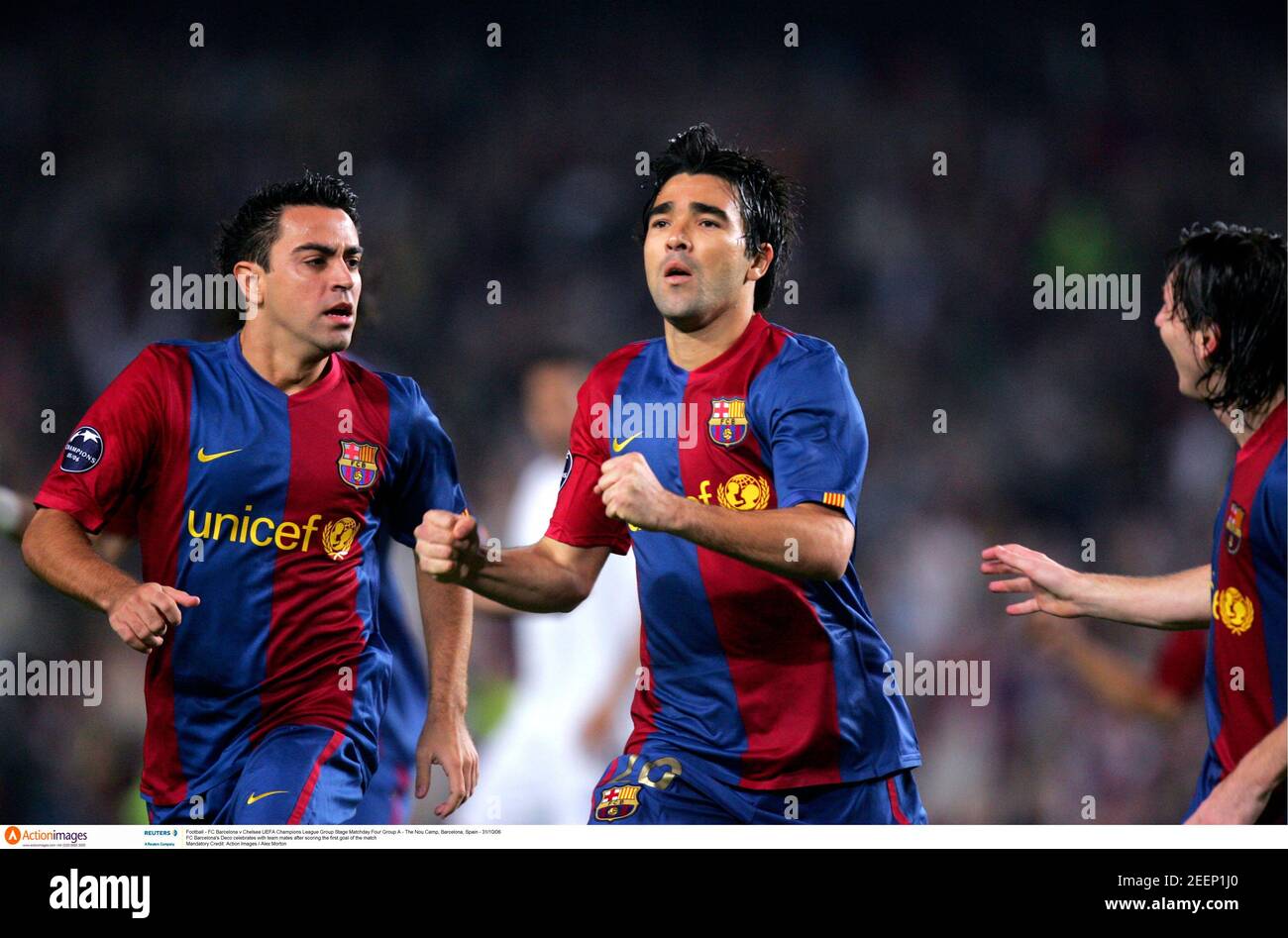 Football Fc Barcelona V Chelsea Uefa Champions League Group Stage Matchday Four Group A The Nou Camp Barcelona Spain 31 10 06 Fc Barcelona S Deco Celebrates With Team Mates Xavi And