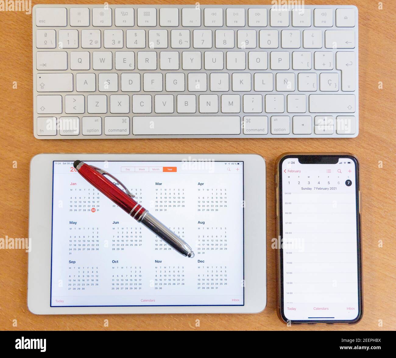 Electronic calendars and computers with open calendars Stock Photo - Alamy