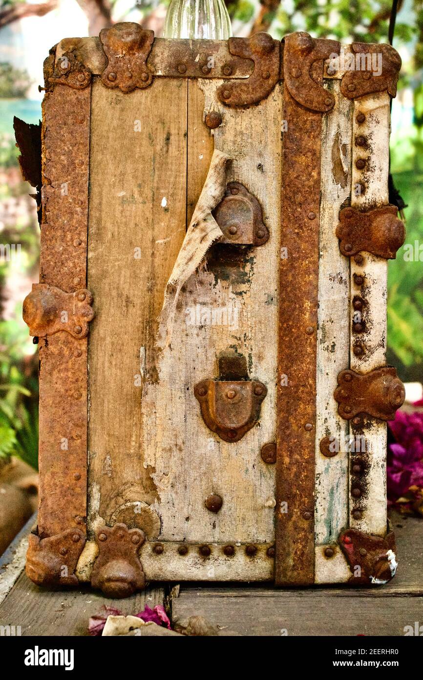 Steamer Trunk, Blue Heaven Bar and Restaurant in Key West, Florida, FL USA.  Southern most point in the continental USA.  Island vacation destination. Stock Photo
