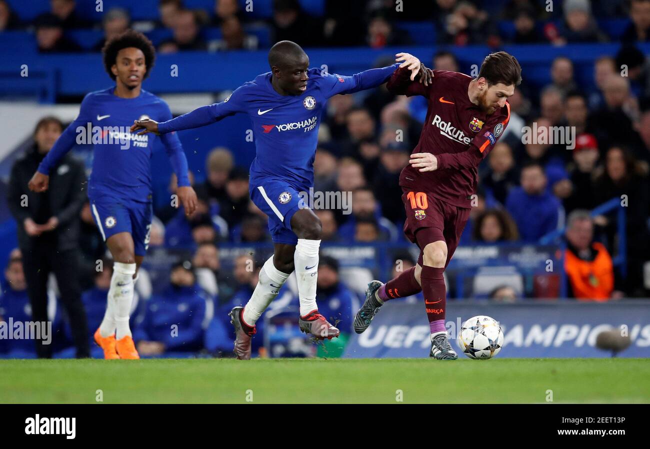 Soccer Football - Champions League Round of 16 First Leg - Chelsea vs FC Barcelona - Stamford Bridge, London, Britain - February 20, 2018   Barcelona’s Lionel Messi in action with Chelsea's N'Golo Kante   REUTERS/Eddie Keogh Stock Photo