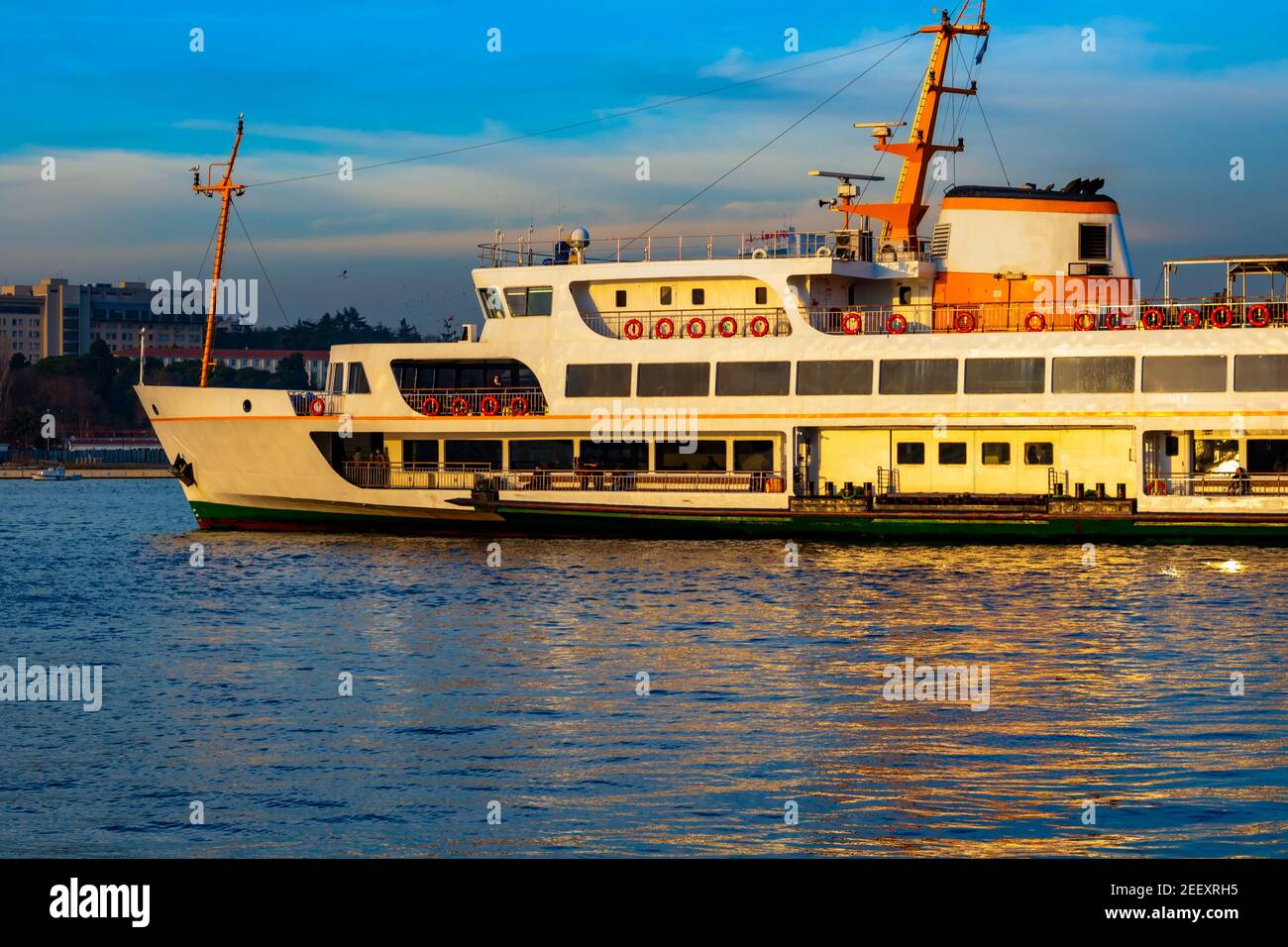 ferry-of-istanbul-at-kadikoy-bay-kadikoy-background-photo-istanbul-in