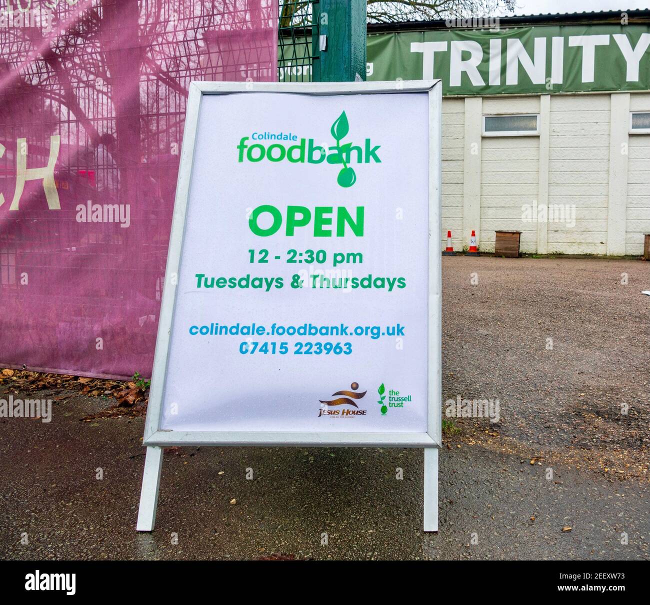 Colindale food bank hi-res stock photography and images - Alamy