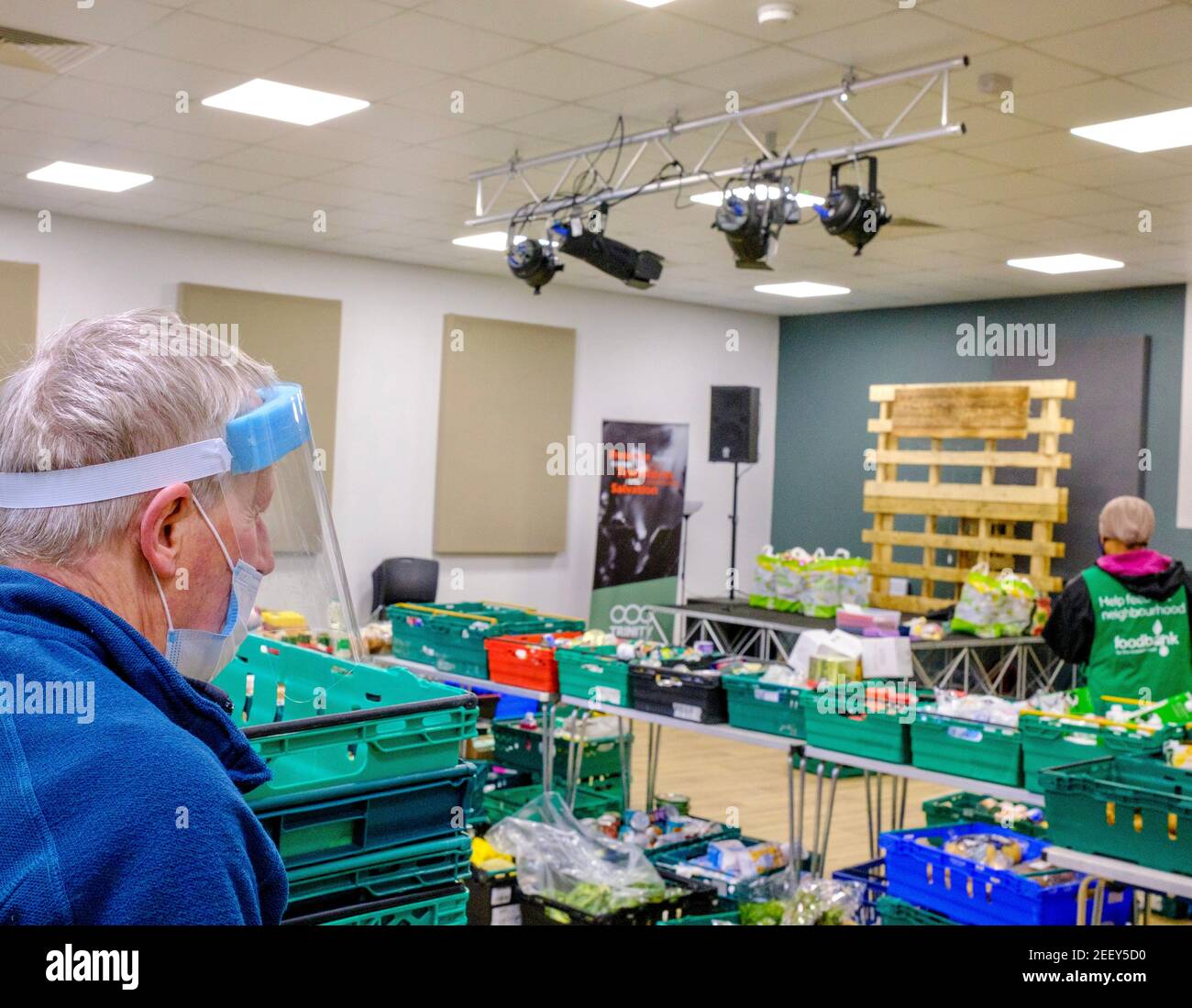 Food charity elderly uk hi-res stock photography and images - Alamy