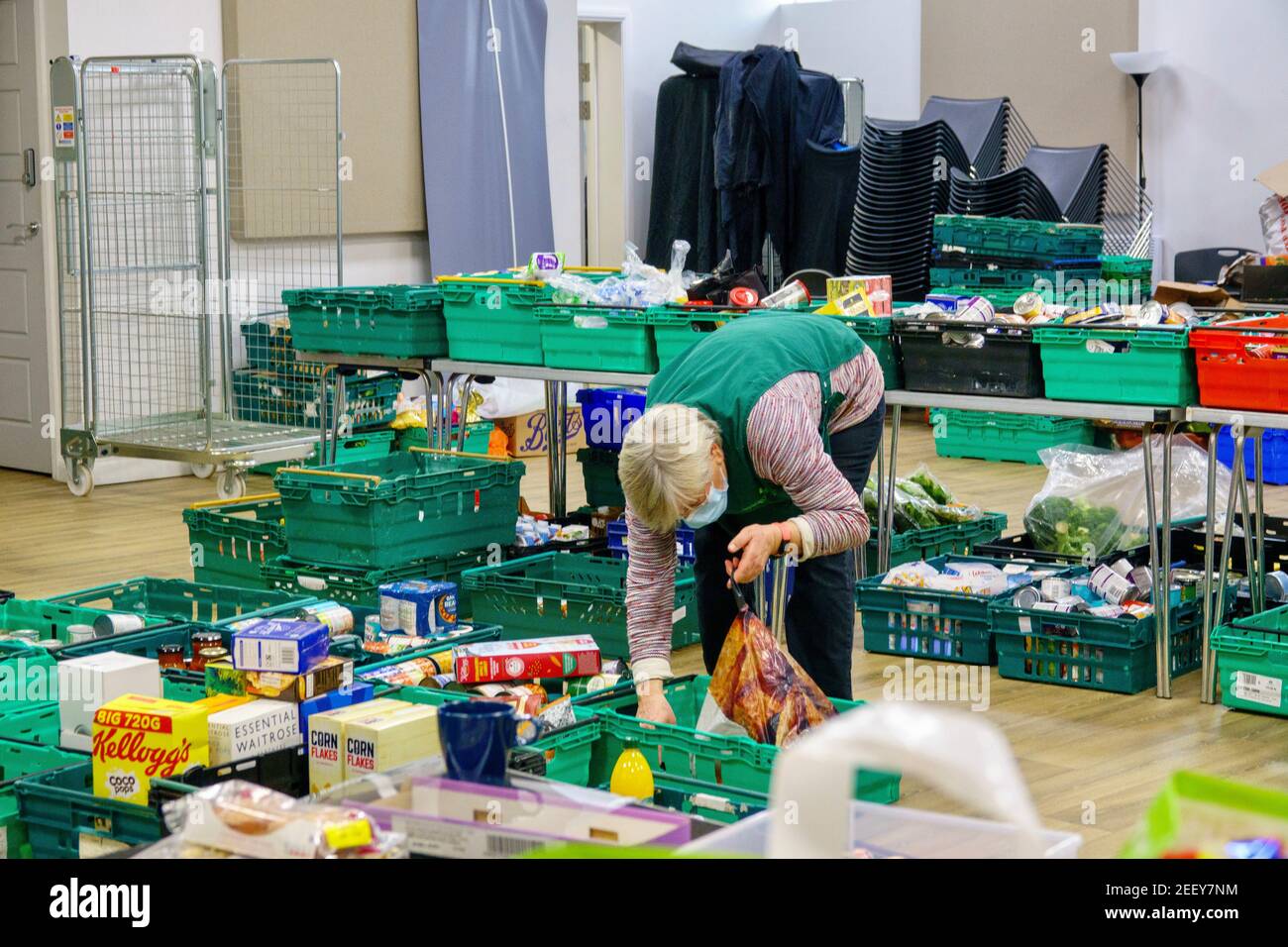 Poverty people food hi-res stock photography and images - Alamy