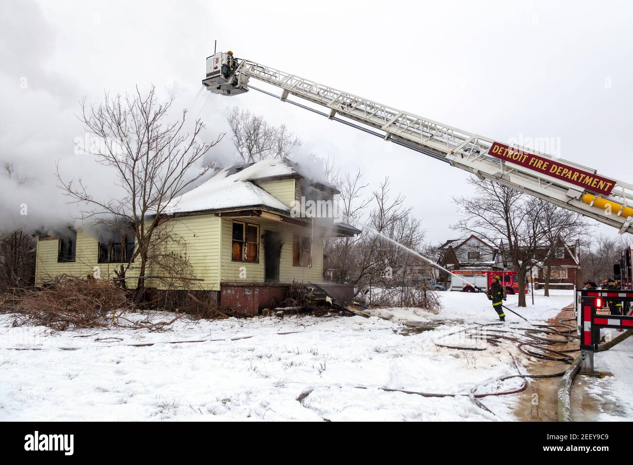 Tower Ladder 7, Detroit fire department, vacant dwelling fire, Detroit, MI, USA, by James D Coppinger/Dembinsky Photo Assoc Stock Photo