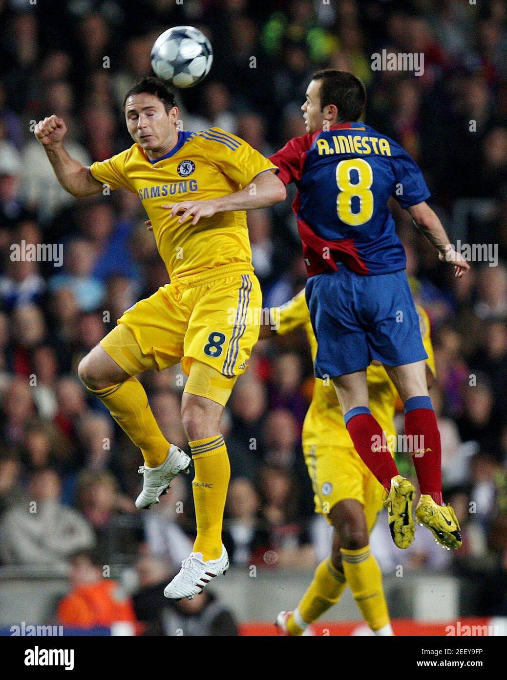 Football Fc Barcelona V Chelsea Uefa Champions League Semi Final First Leg The Nou Camp Barcelona Spain 28 4 09 Chelsea S Frank Lampard L And Barcelona S Andres Iniesta In Action Mandatory