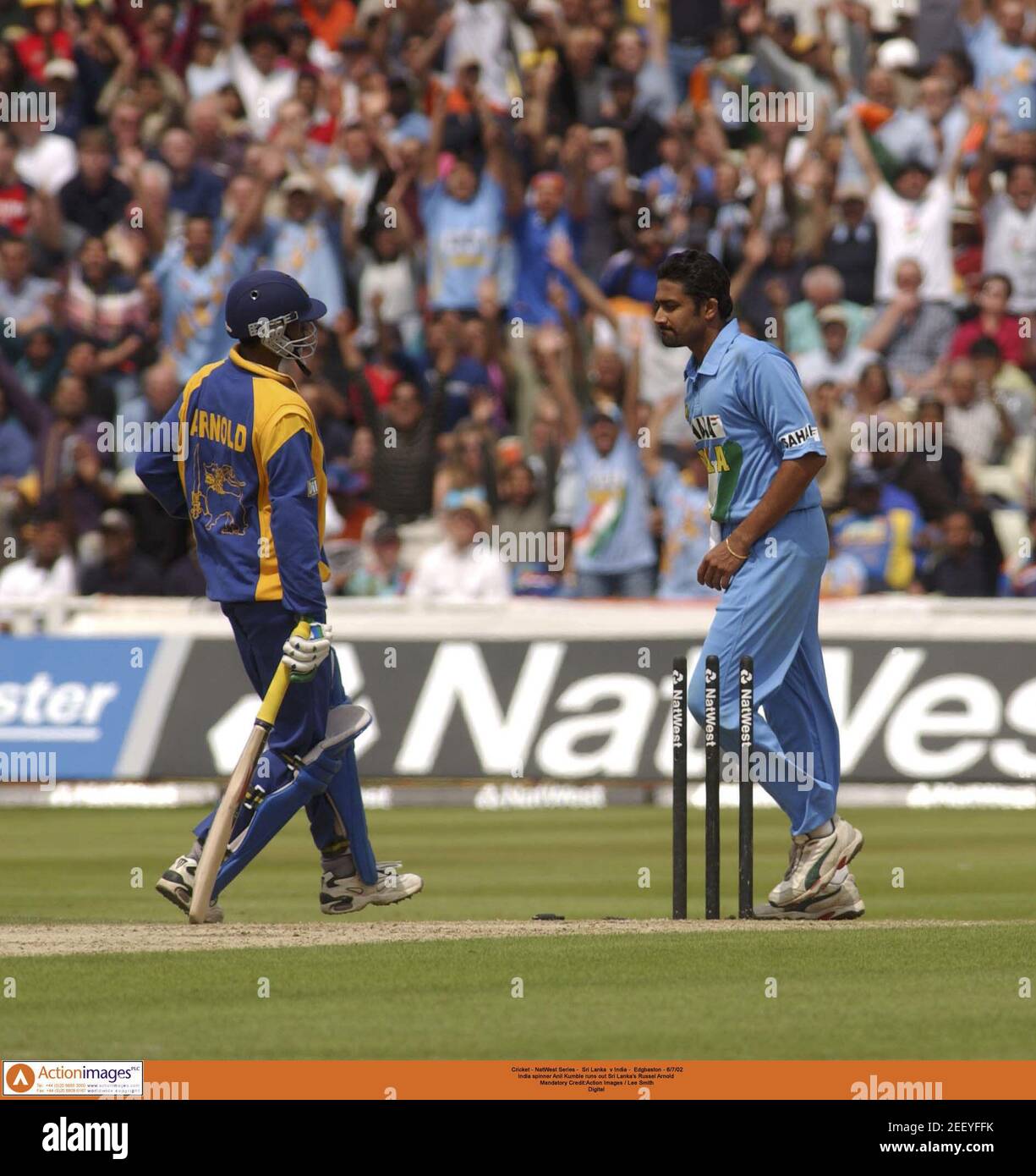 Cricket - NatWest Series - Sri Lanka v India - Edgbaston - 6/7/02 India spinner Anil Kumble runs out Sri Lanka's Russel Arnold Mandatory Credit:Action Images / Lee Smith Digital Stock Photo - Alamy Cricket - NatWest Series - Sri Lanka v India - Edgbaston - 6/7/02 India spinner Anil Kumble runs out Sri Lanka's Russel Arnold Mandatory Credit:Action Images / Lee Smith Digital Stock Photo - Alamy