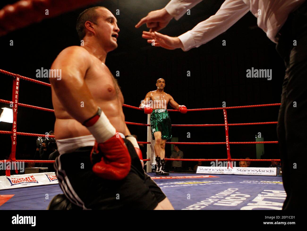 Page 3 - Boxing Referee Count High Resolution Stock Photography and Images  - Alamy