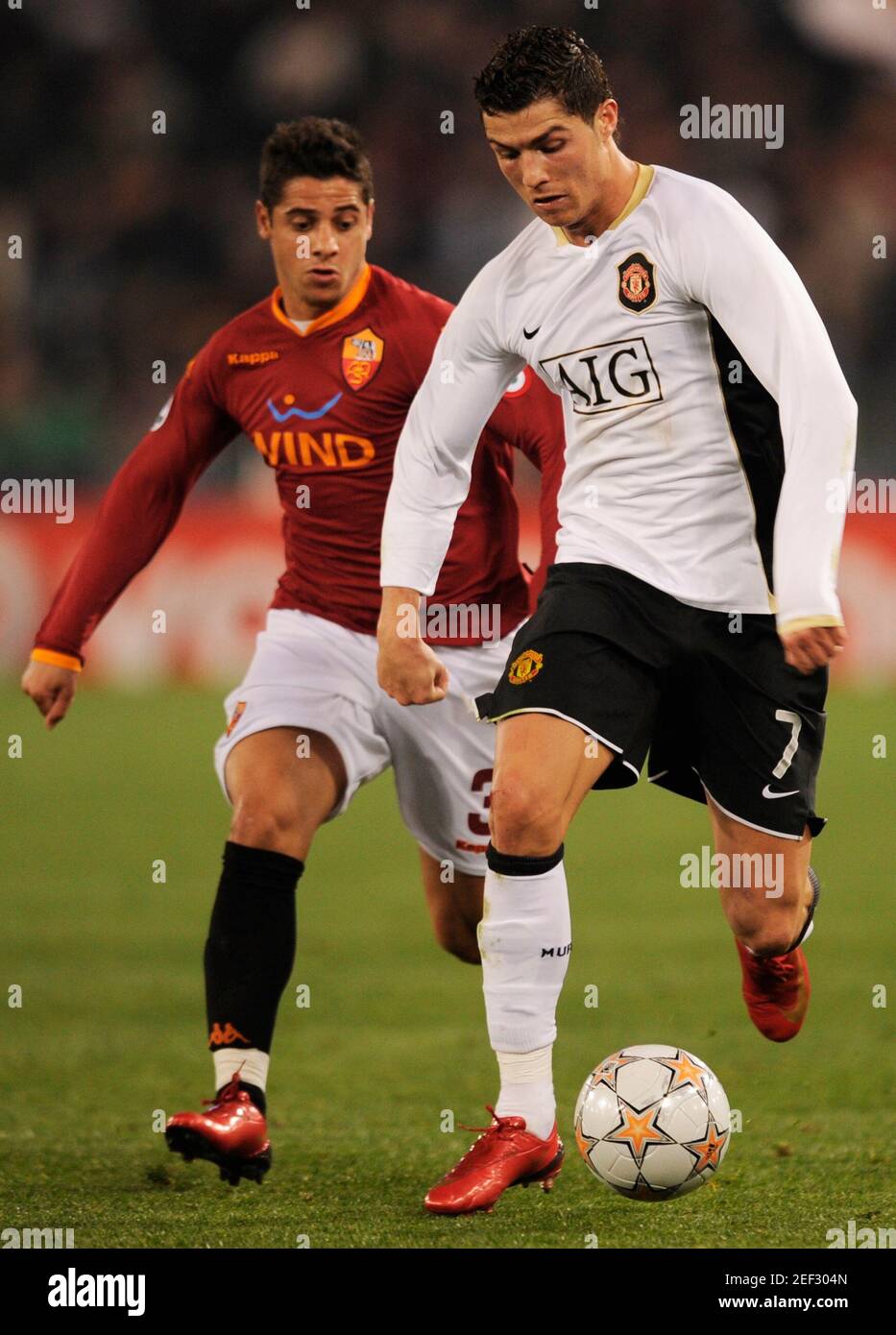 Football - AS Roma v Manchester United - UEFA Champions League Quarter  Final First Leg - The Olympic Stadium, Rome, Italy - 07/08 - 1/4/08 AS  Roma's Cicinho in action against Manchester