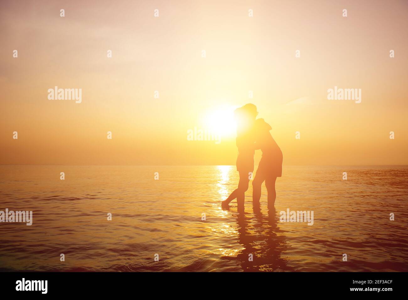 Couple silhouette couple silhouette hi-res stock photography and images ...