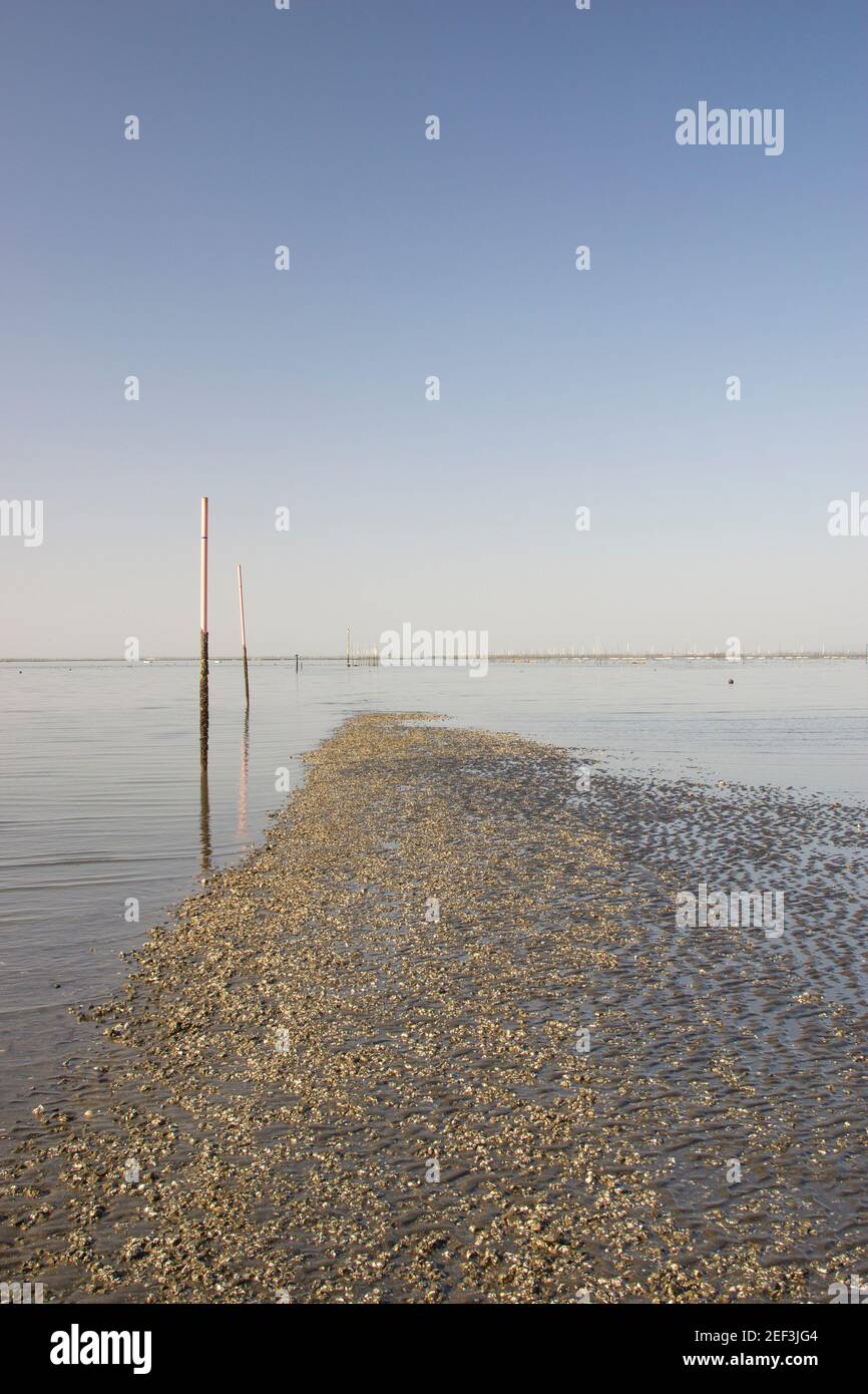 Sea tide ebb flow hires stock photography and images Alamy