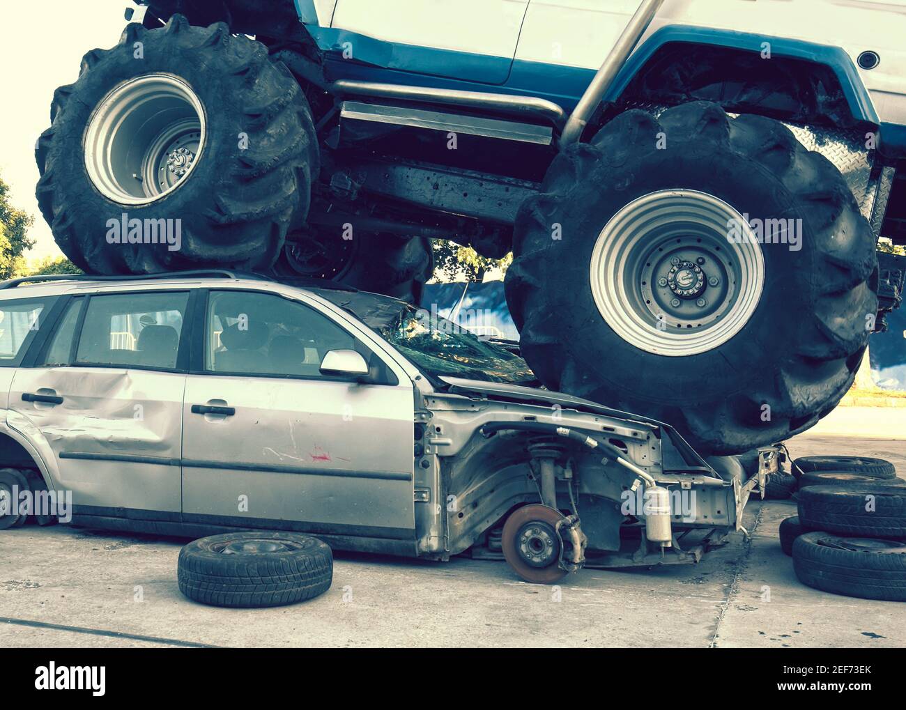 Lucas Till plays Tripp and Jane Levy plays Meredith in Monster Trucks from  Paramount Pictures. (2017 Stock Photo - Alamy