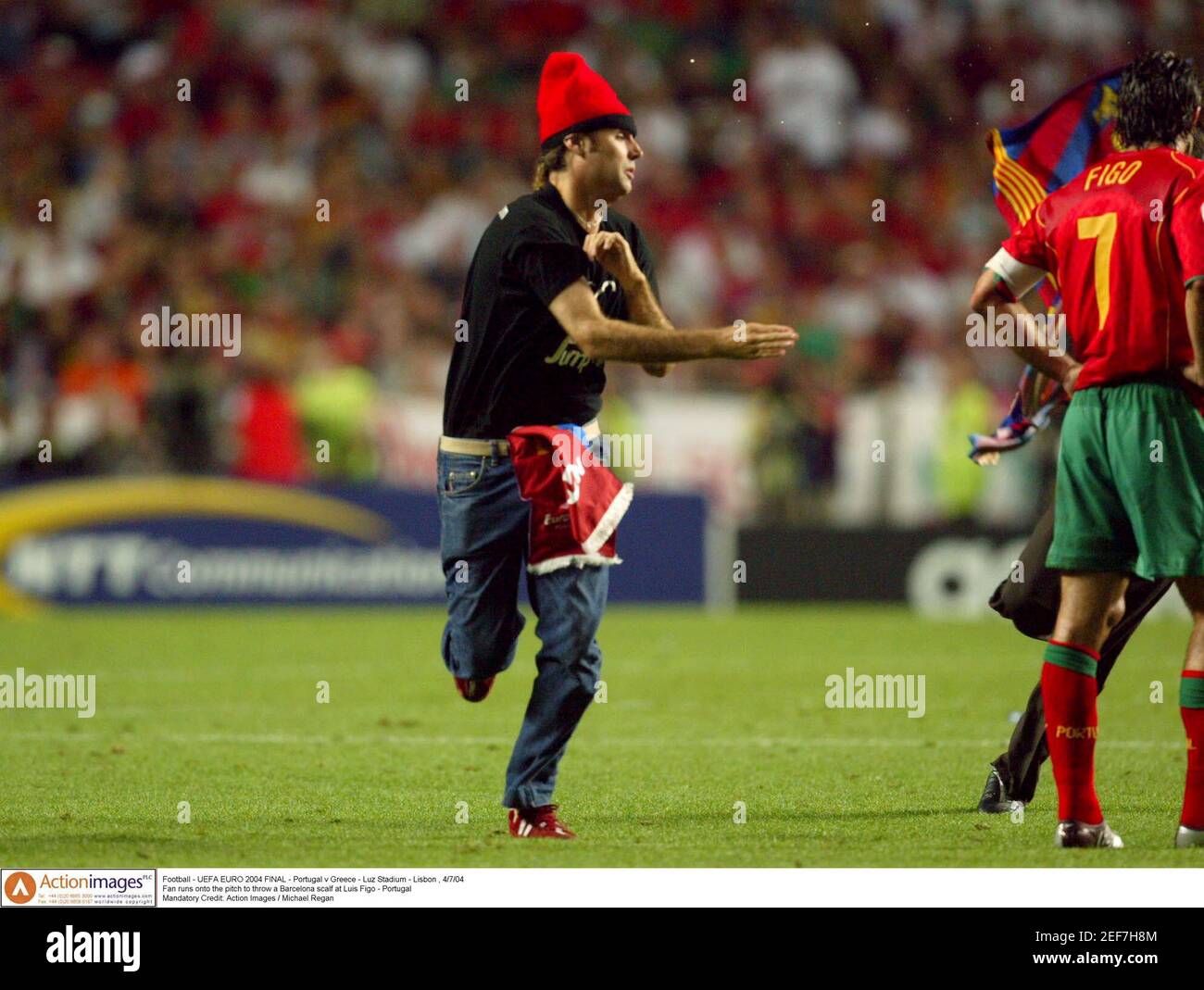 Football Uefa Euro 2004 Final Portugal V Greece Luz Stadium Lisbon 4 7 04 Fan Runs