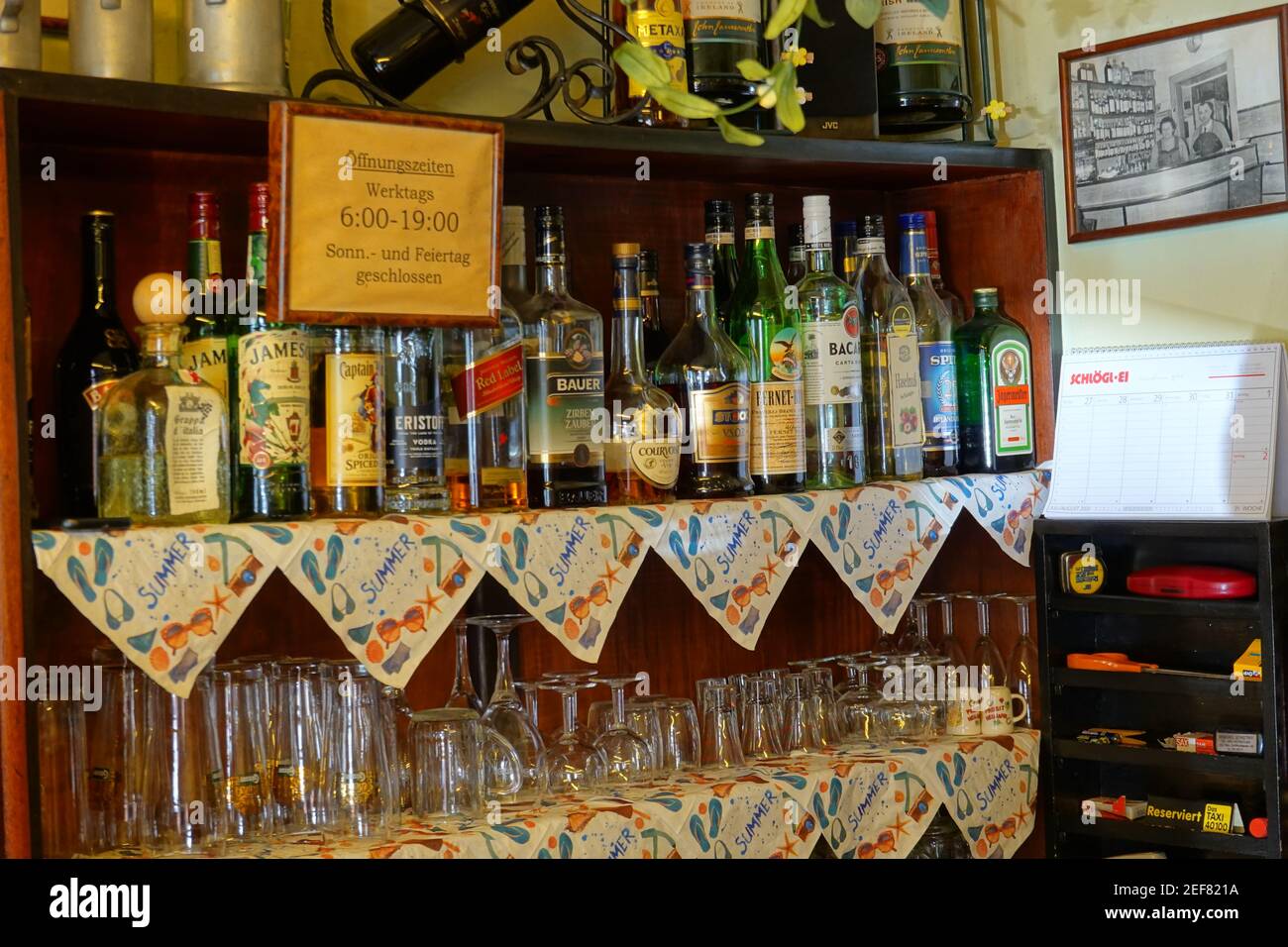 Wien, Tee- und Likörstube (Branntweiner) - Vienna, Liquur Store Stock Photo