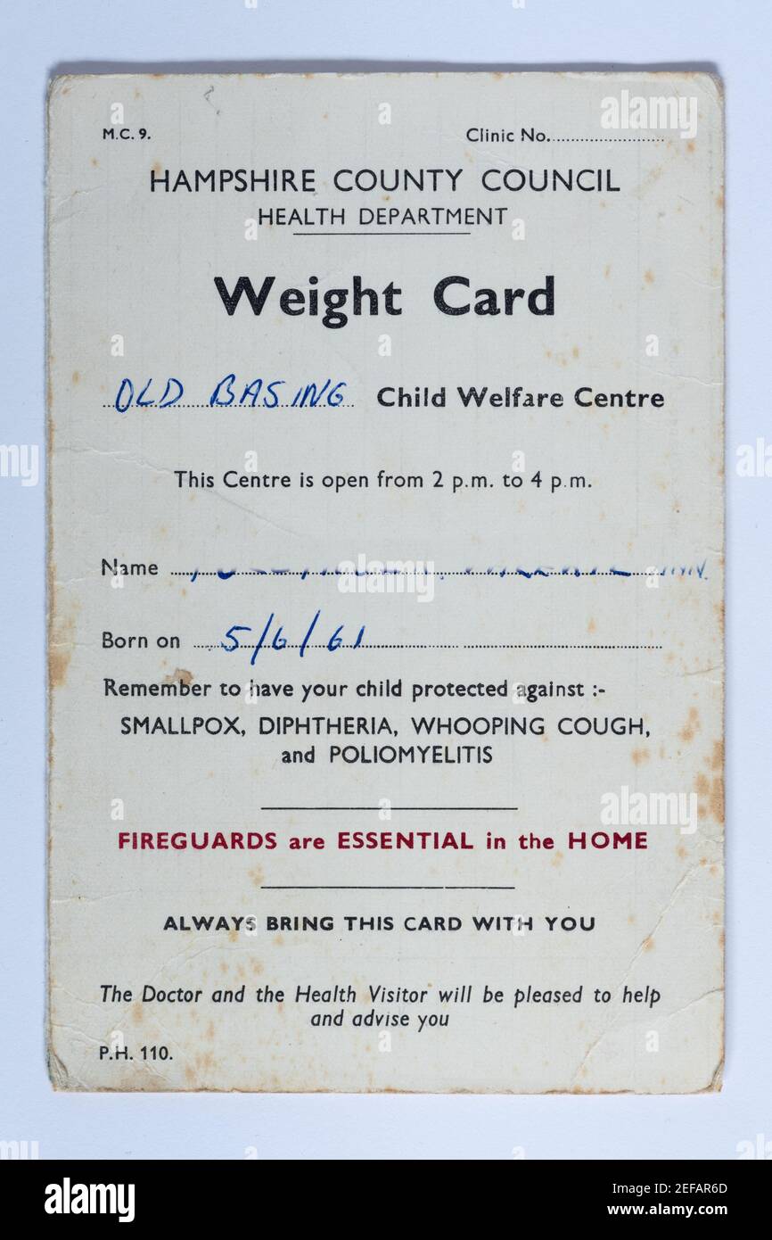 Weight card for a baby born in 1961 (1960s). Child health and welfare record, UK Stock Photo