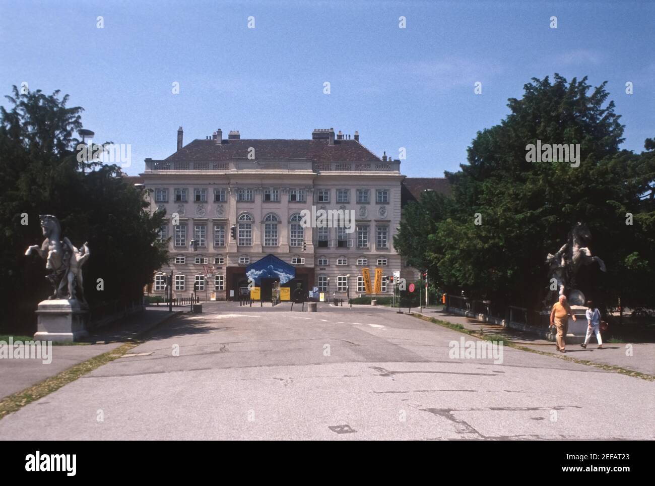 Wien, Messepalast (heute Museumsquartier) vor dem Umbau, 1991, Fischer von  Erlach-Trakt Stock Photo - Alamy