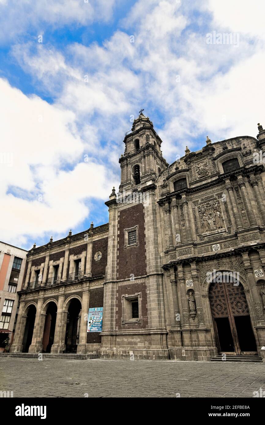 Low angle view of a church, Iglesia De Santo Domingo, Oaxaca, Mexico Stock  Photo - Alamy