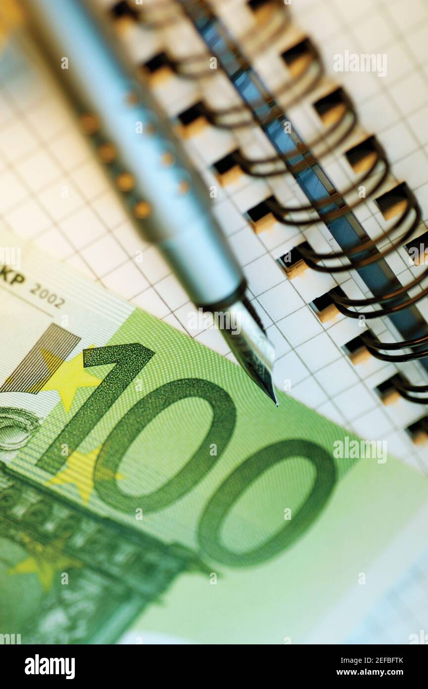 Close up of one hundred euro banknote hi-res stock photography and ...
