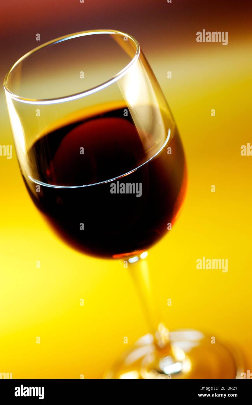 Half full red wine glass hi-res stock photography and images - Alamy