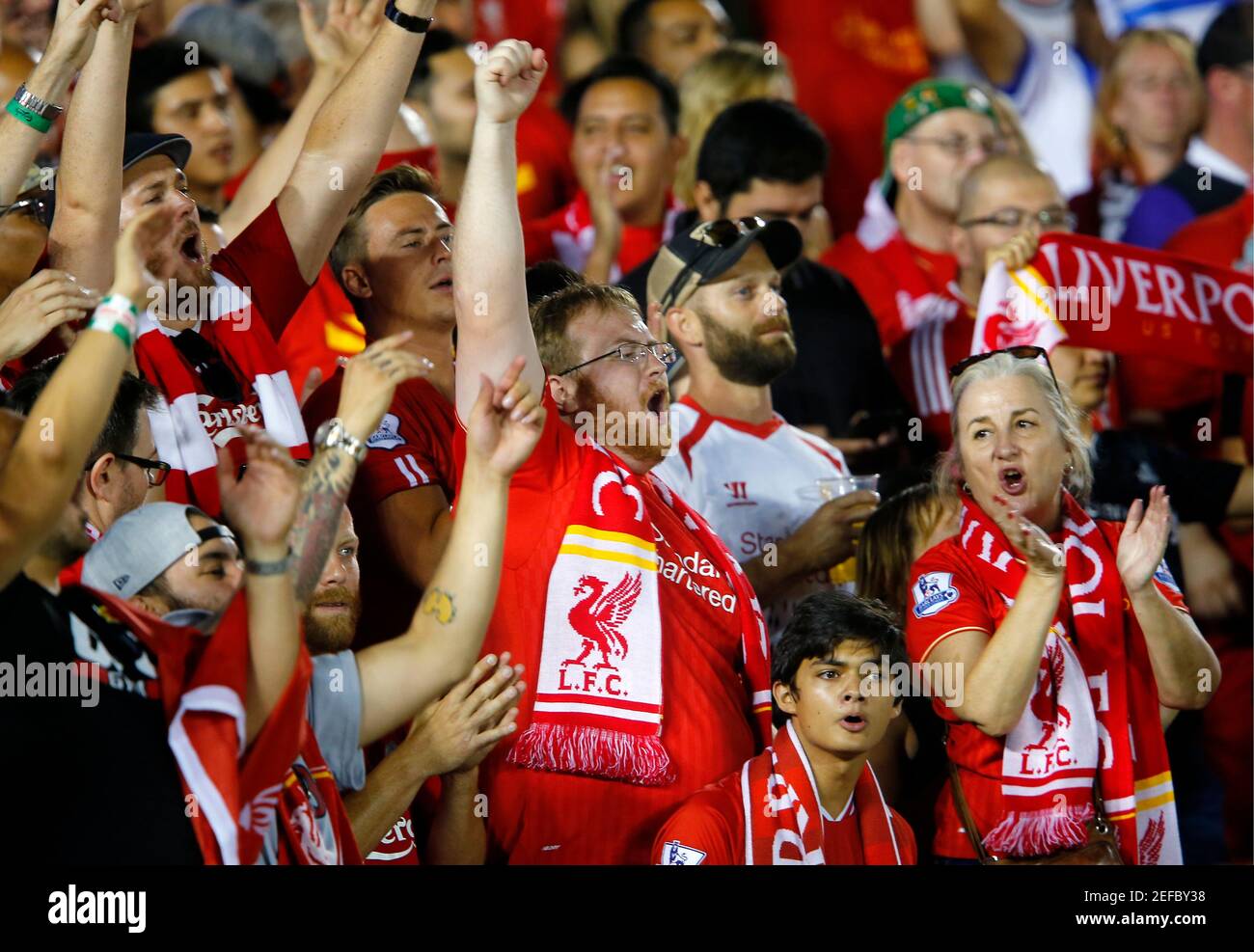 Football Liverpool V Chelsea International Champions Cup Rose Bowl Pasadena California United States Of America 27 7 16 Liverpool Fans Before The Match Reuters Mike Blake Livepic Stock Photo Alamy