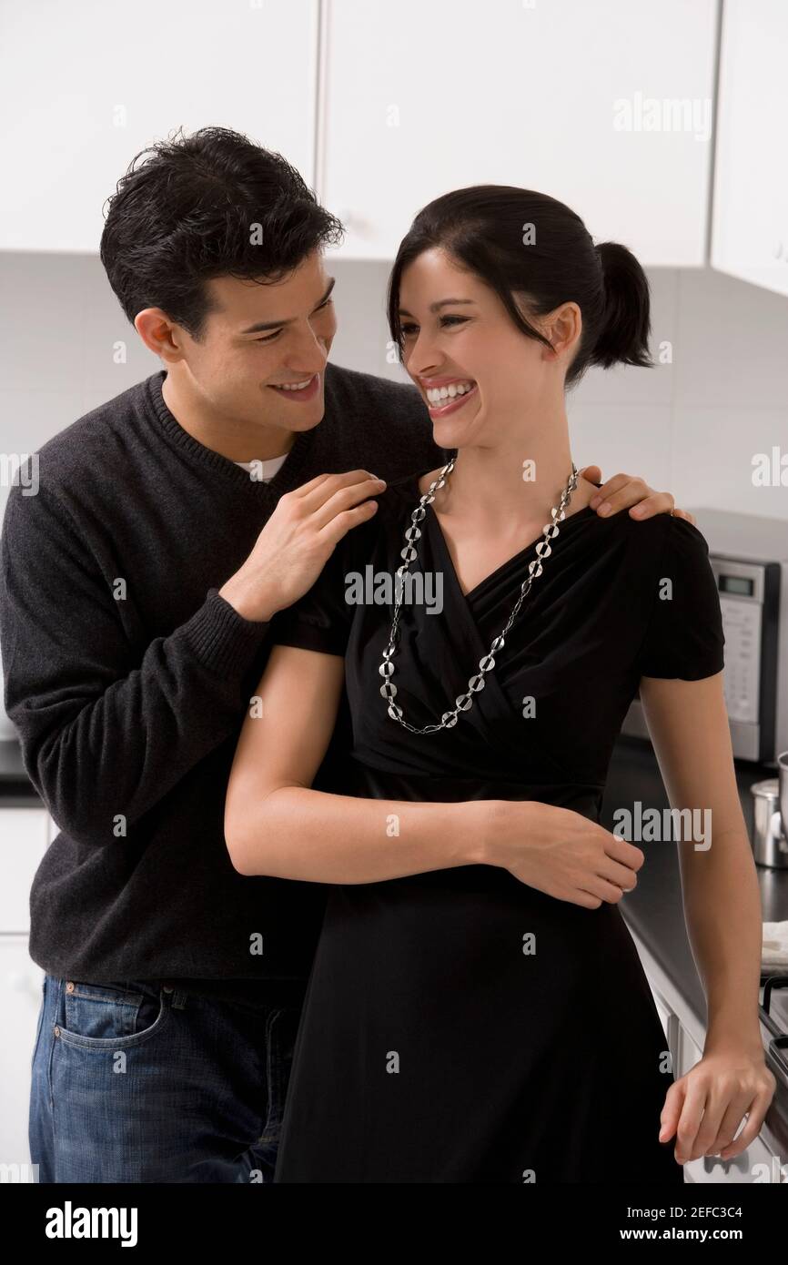 Black couple kitchen affection hi-res stock photography and images - Alamy