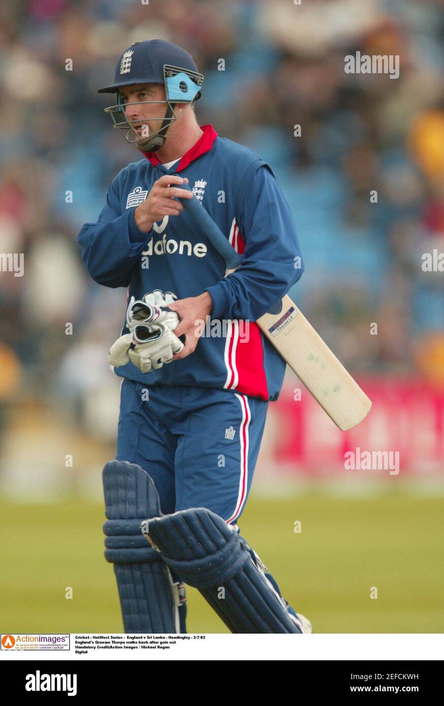 Cricket Natwest Series England V Sri Lanka Headingley 2 7 02 England S Graeme Thorpe Walks Back After Goin Out Mandatory Credit Action Images Michael Regan Digital Stock Photo Alamy