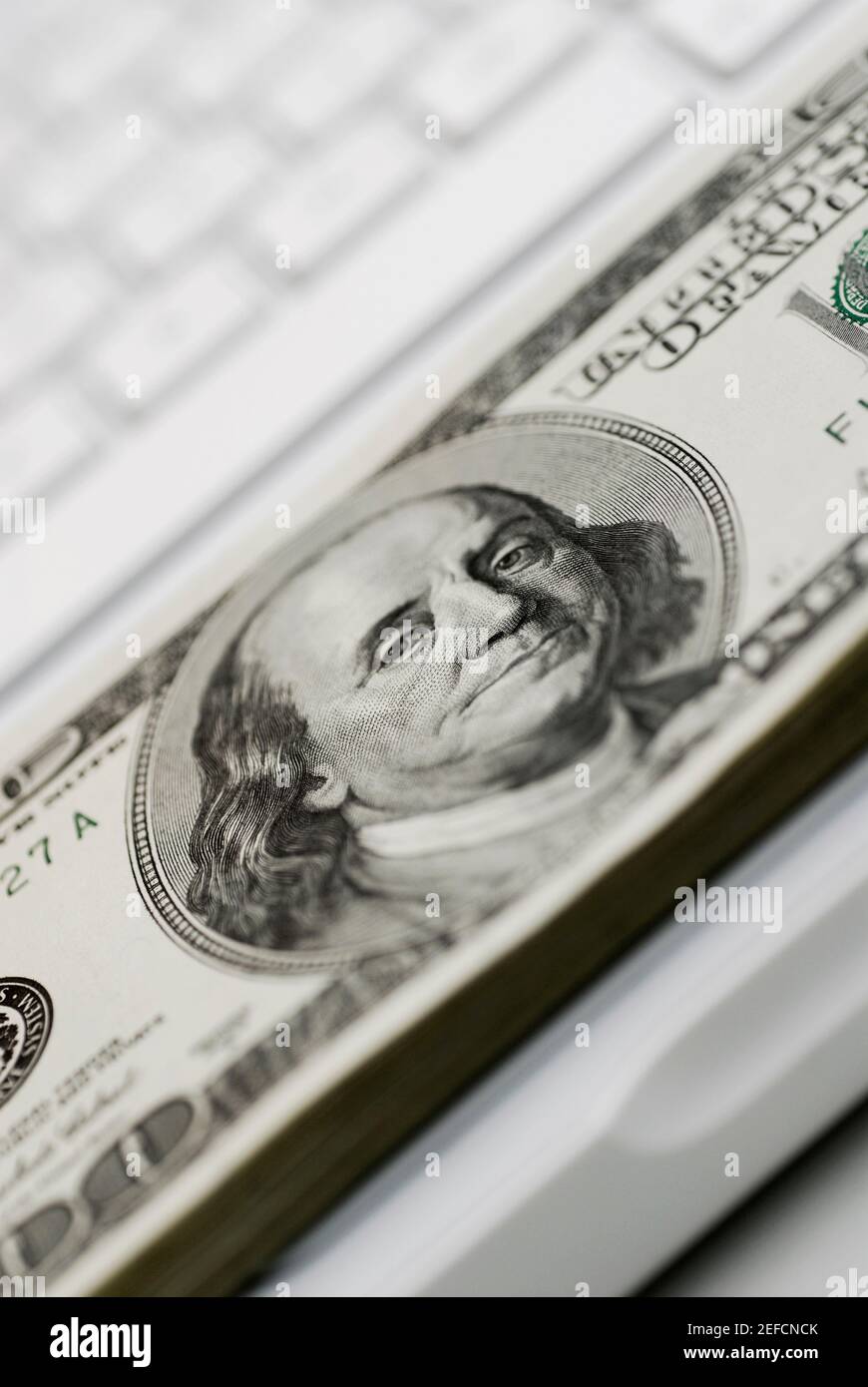 100 dollar laptop hi-res stock photography and images - Alamy
