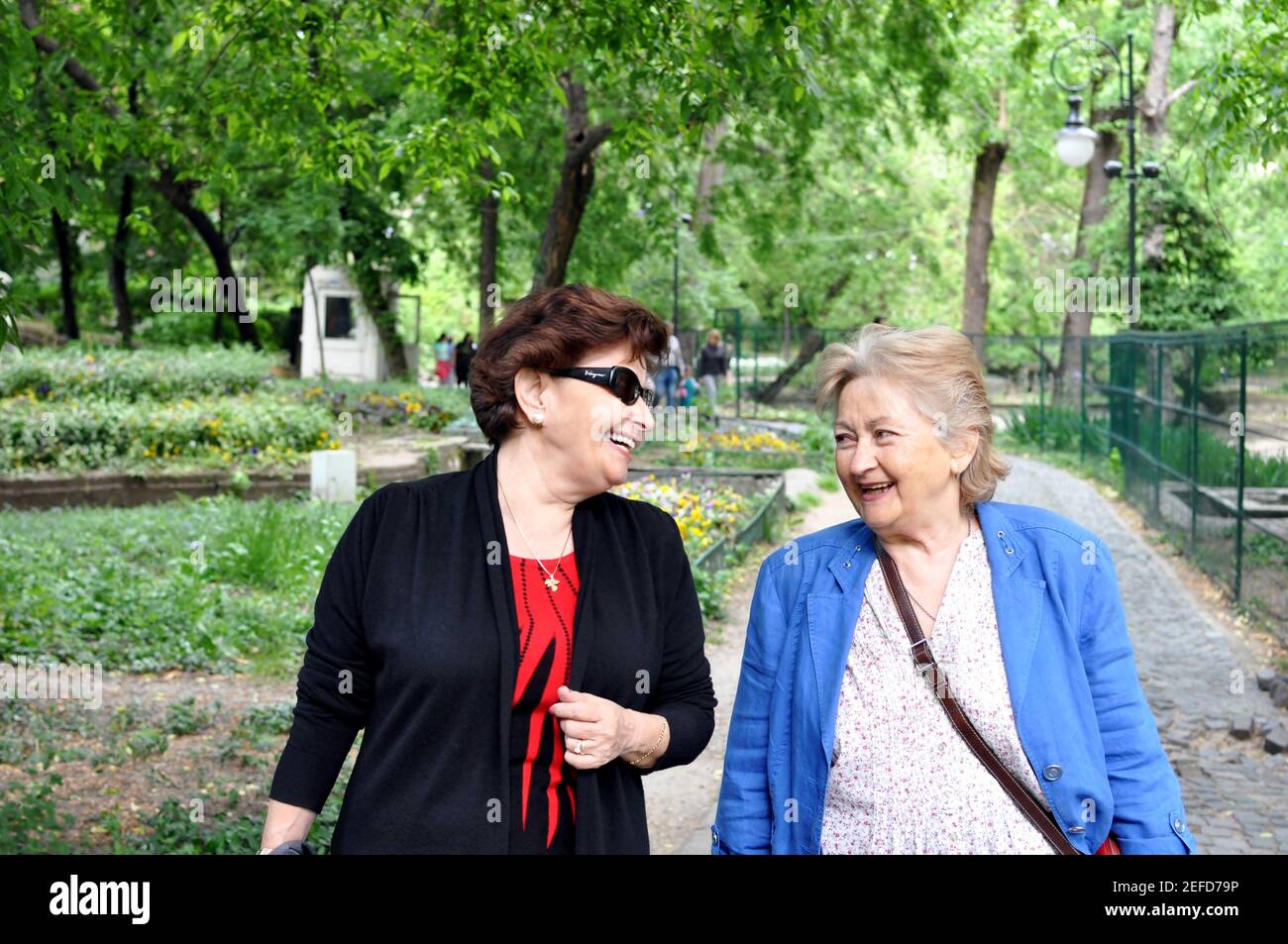 Two elderly ladies laughing hi-res stock photography and images - Alamy
