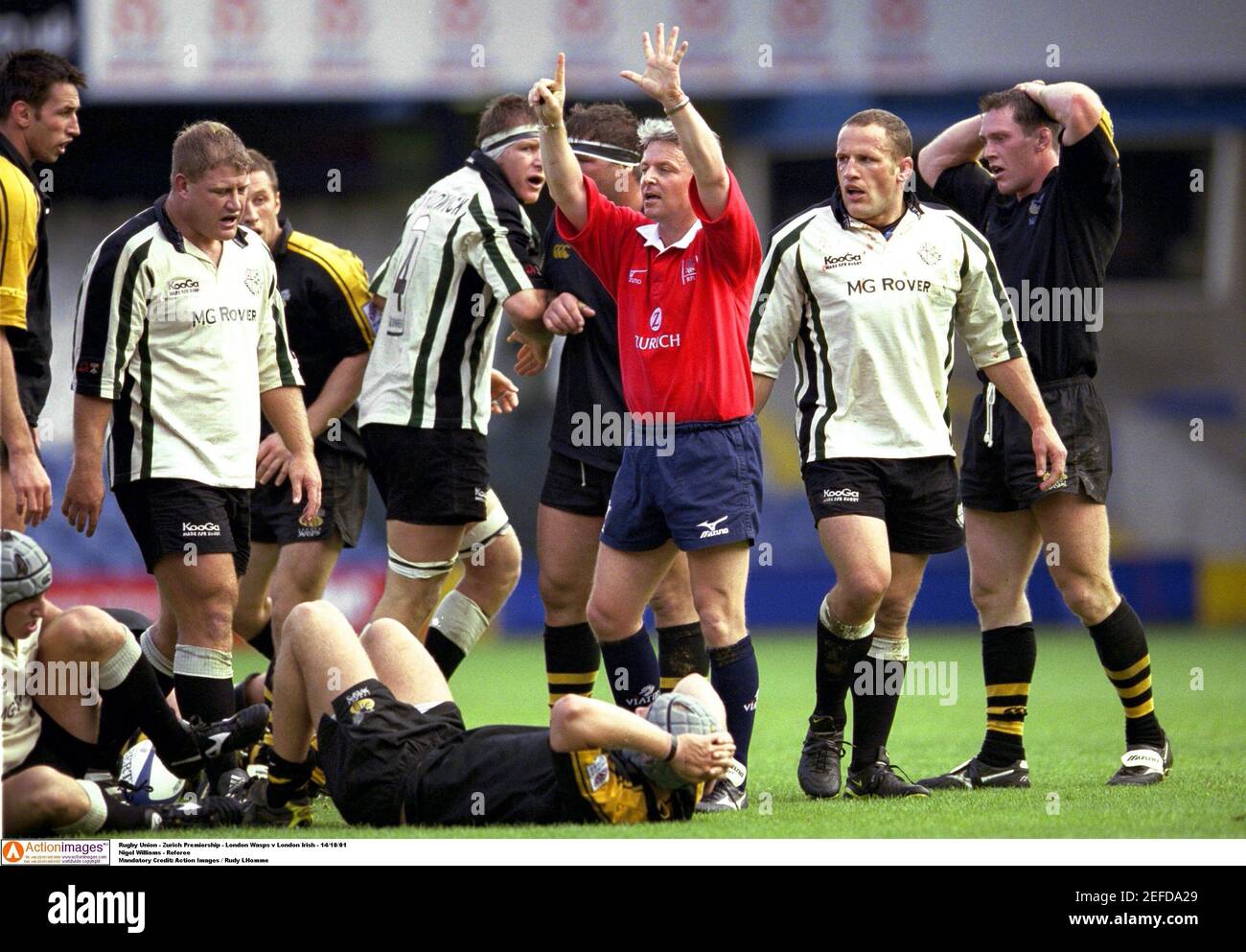 Rugby Union Zurich Premiership London Wasps V London Irish 14 10 01 Nigel Williams Referee Mandatory Credit Action Images Rudy Lhomme Stock Photo Alamy
