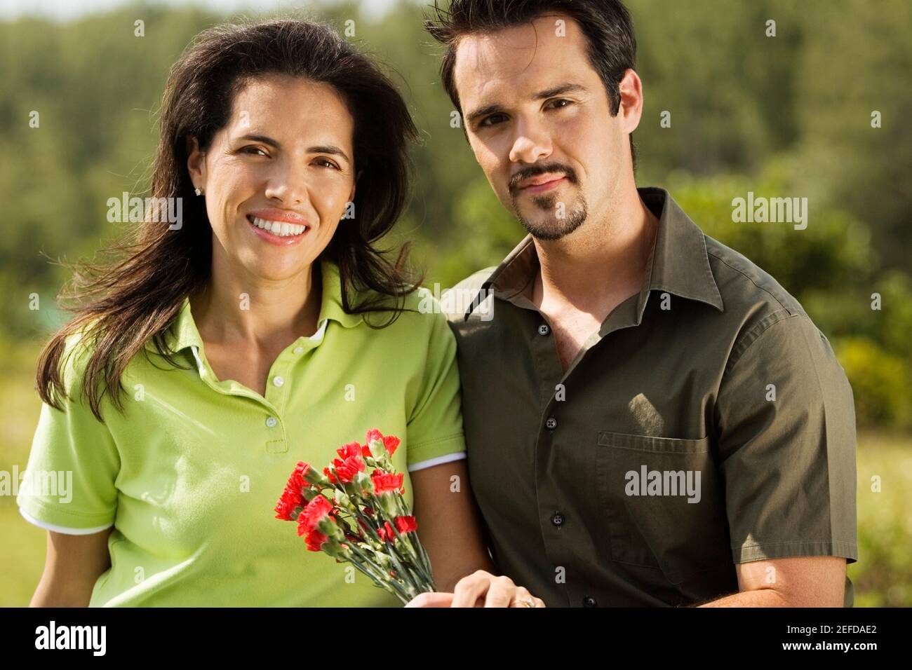 20s couple white flowers hi-res stock photography and images - Alamy