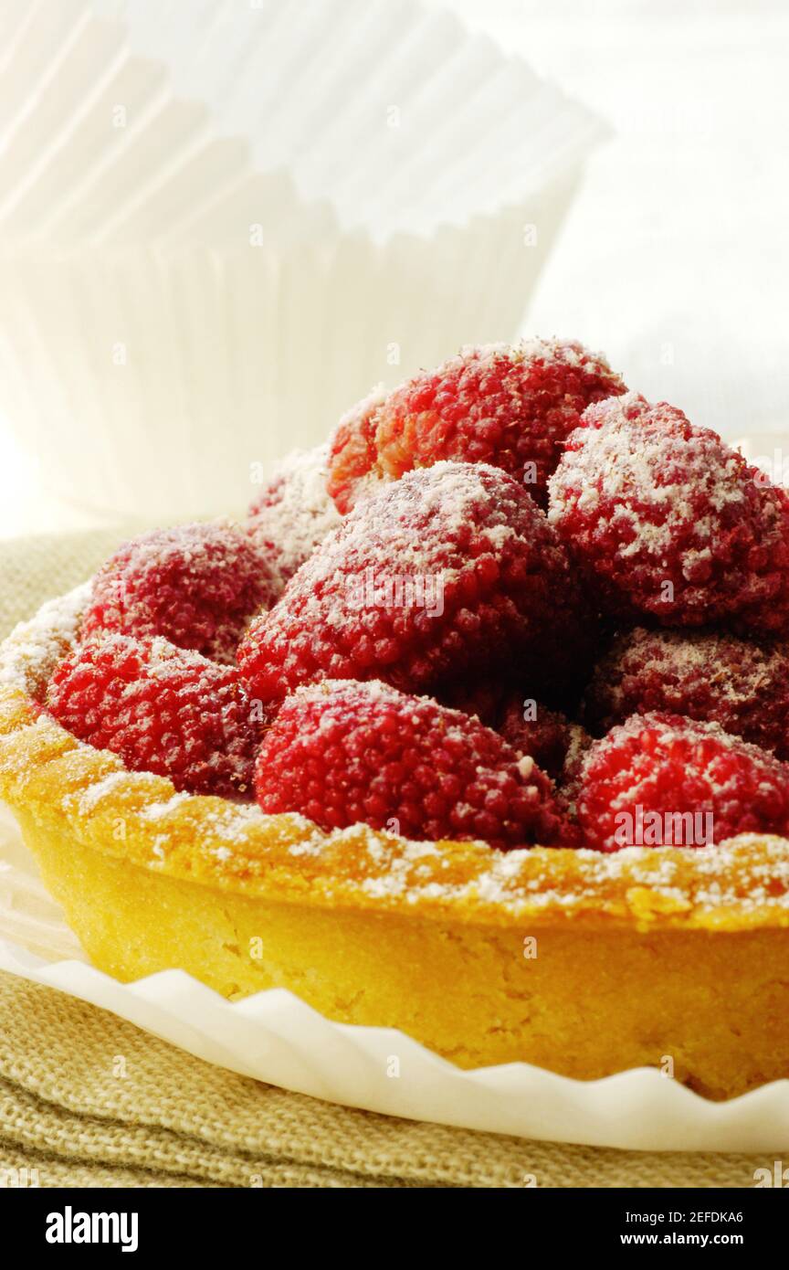 Strawberry cup cake close hi-res stock photography and images - Alamy