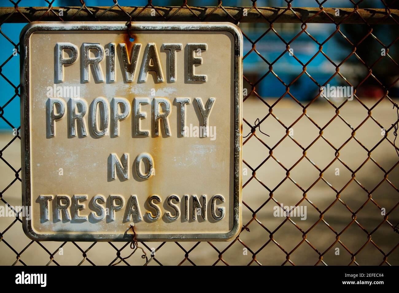 Chain link fence close up hi-res stock photography and images - Alamy